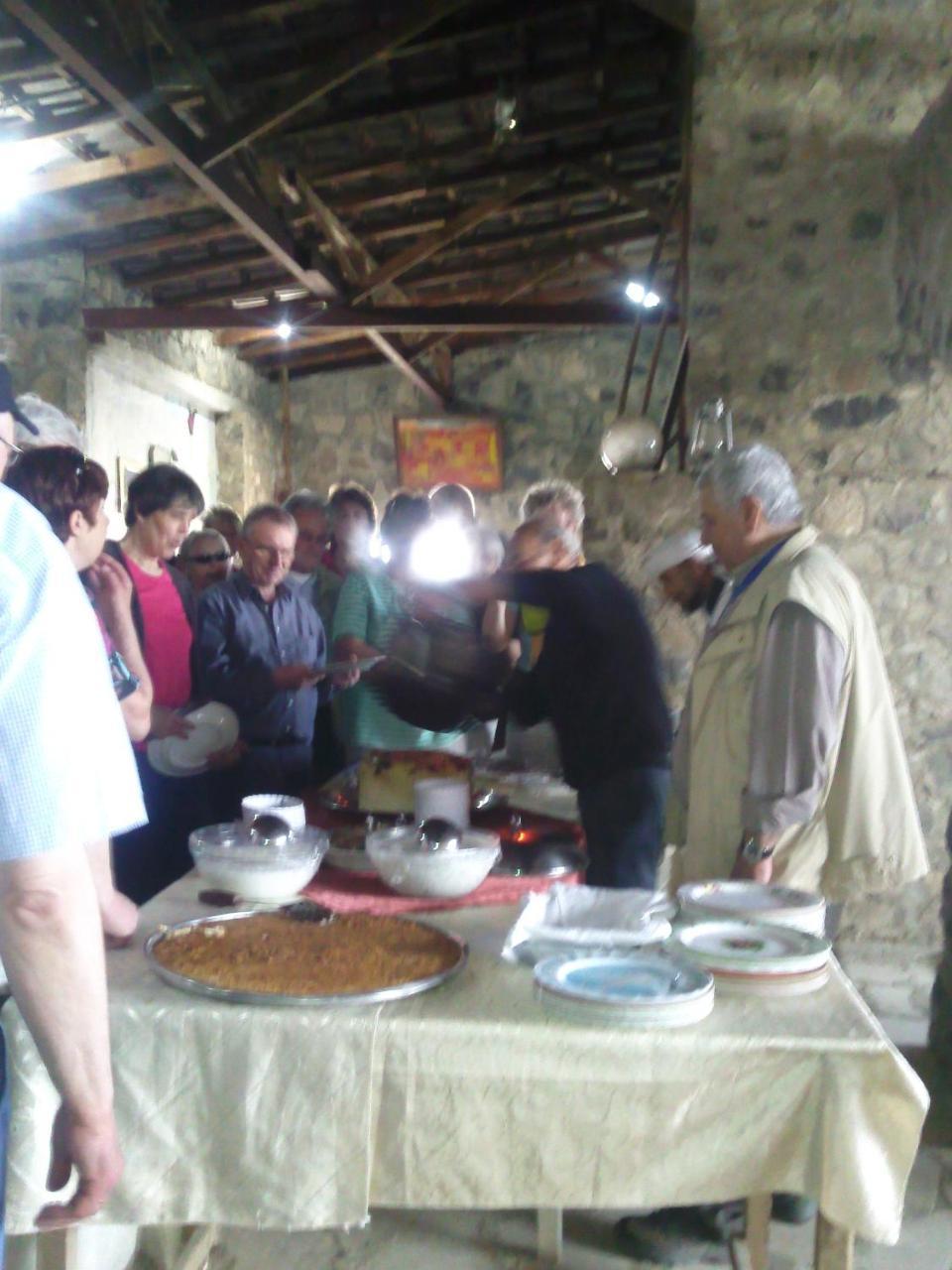 Trajan Guest House Al-Mughayer Экстерьер фото